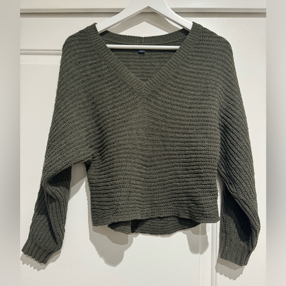 American Eagle sweater